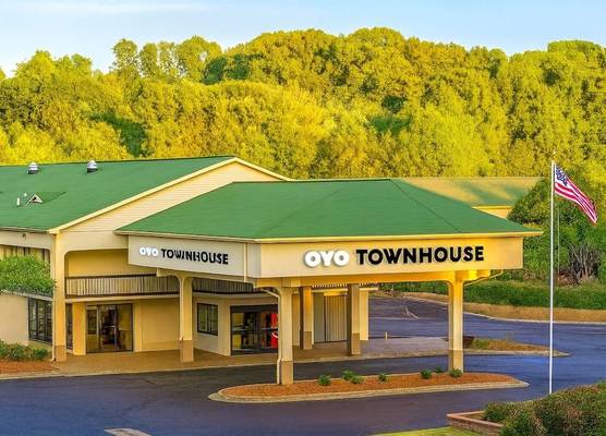 Townhouse Winston Salem - University 1