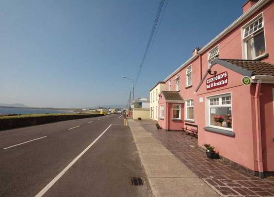 Clifford ́s Ocean View B&B 1