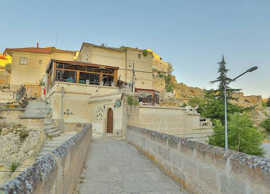 Demisos Cave Hotel 1
