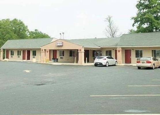 Budget Motor Lodge 1