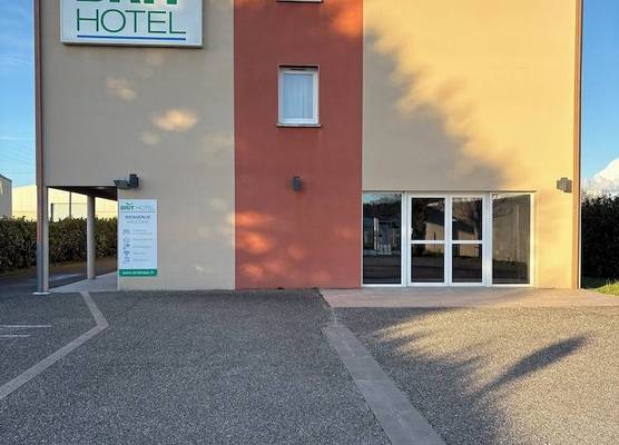 Brit Hotel Confort Villeneuve Sur Lot 1