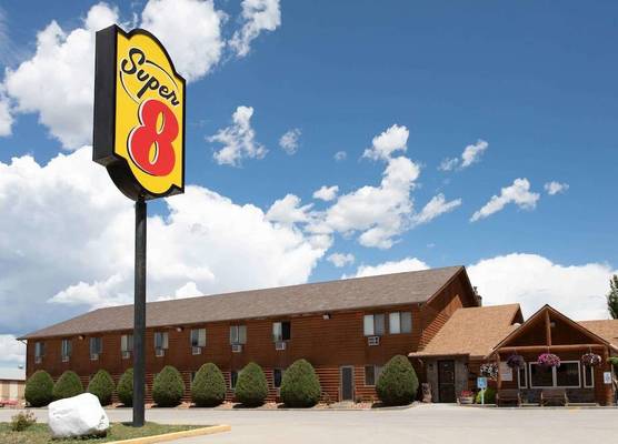 Super 8 by Wyndham Dubois 1