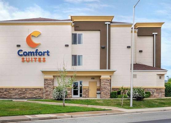 Comfort Suites Redding - Shasta Lake 1
