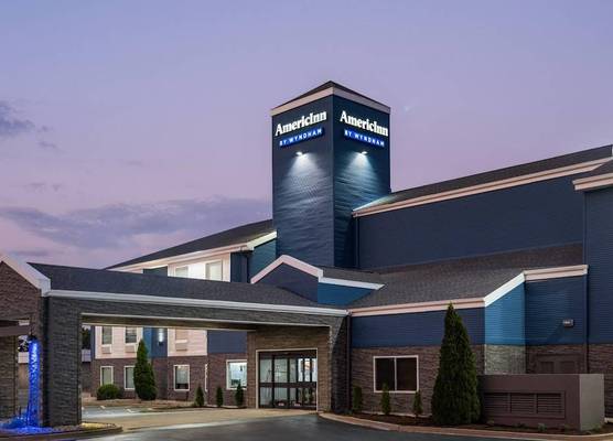 AmericInn by Wyndham Urbana Champaign University Area 1