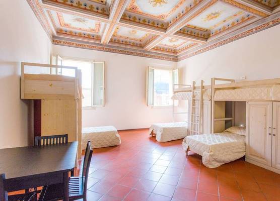 Student's Hostel Estense 1