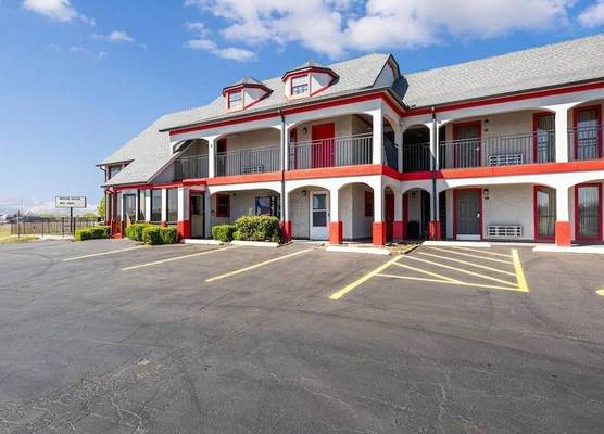 Super 8 by Wyndham Norman West OK 1