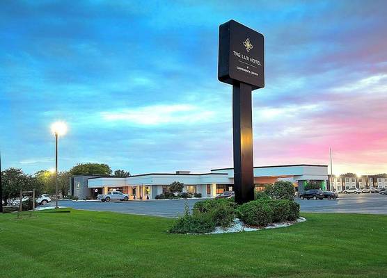 The Lux Hotel & Conference Center, an Ascend Collection Hotel 1