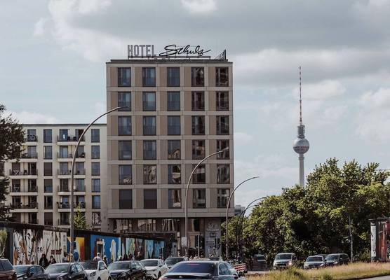 Schulz Hotel Berlin Wall at the East Side Gallery 1