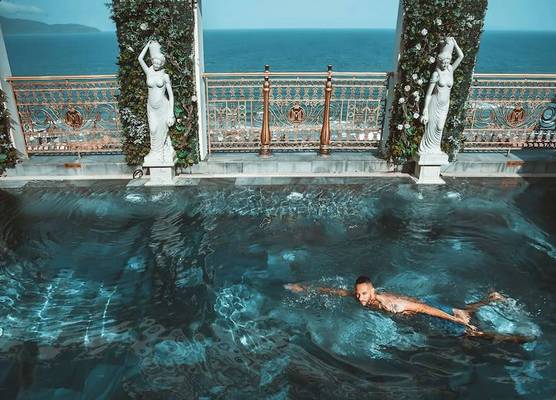 Monarque Hotel Danang 1
