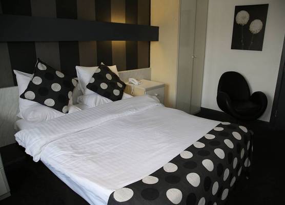 Inn On The Prom At The Fernlea Hotel 1