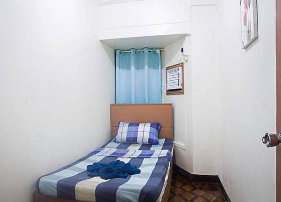 RedDoorz @ Calceta Street Cogon 1