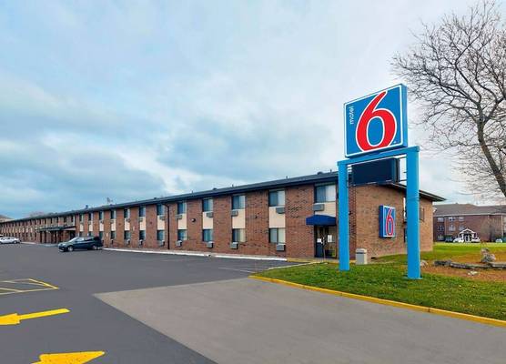 Motel 6-Oak Creek, WI 1