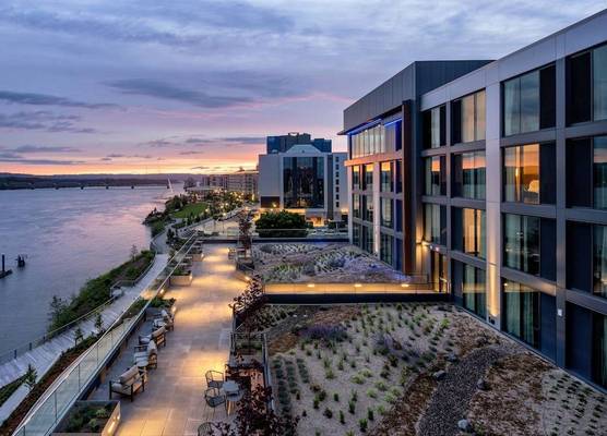 AC Hotel by Marriott Vancouver Waterfront 1