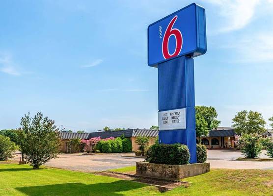 Motel 6 Natchitoches, LA 1