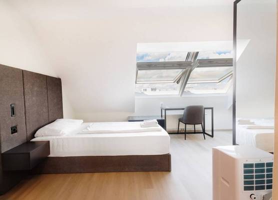 Lenas Donau Hotel 1