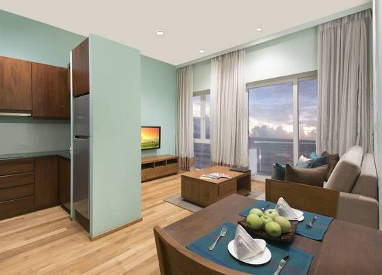 Ocean Edge Suites & Hotel Colombo 1