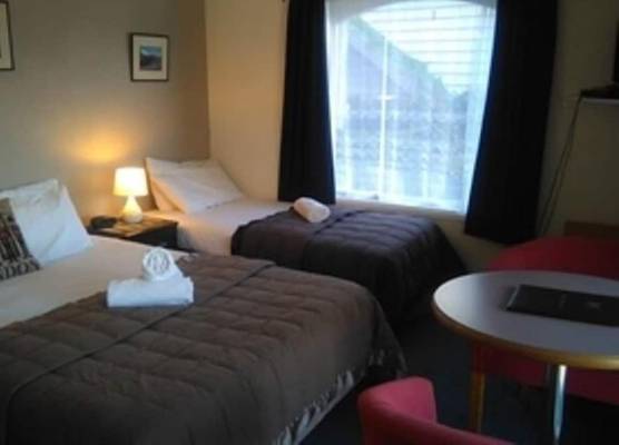 Colonial Village Motel 1