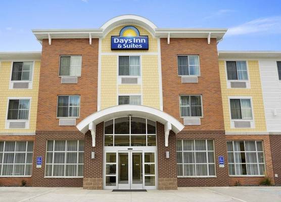 Days Inn & Suites by Wyndham Caldwell 1