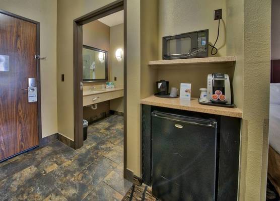Holiday Inn Express & Suites LUBBOCK SOUTH by IHG 1