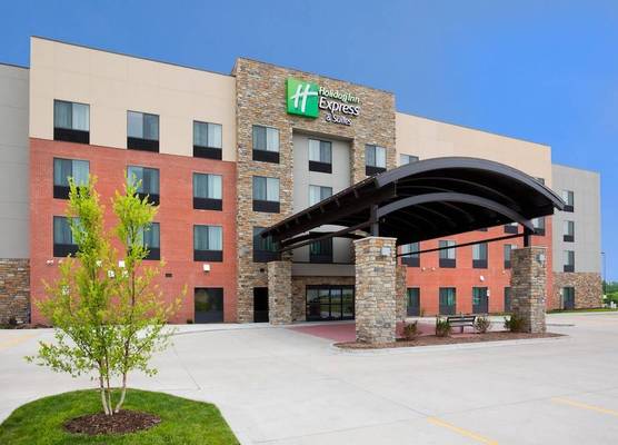 Holiday Inn Express & Suites DAVENPORT by IHG 1