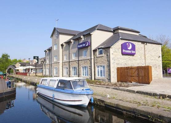 Premier Inn Huddersfield Central 1