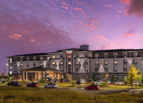 Executive Residency by Best Western Calgary City View North 1