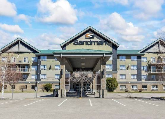 Sandman Hotel & Suites Calgary West 1