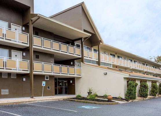 Days Inn by Wyndham Harrisburg North 1