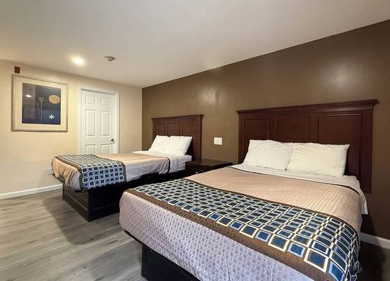 Travelers Motor Lodge 1