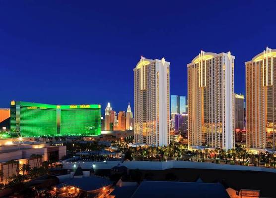 Jet Luxury at The Signature Condo Hotel 1