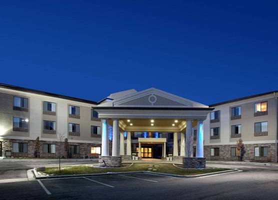 Holiday Inn Express & Suites SALT LAKE CITY-AIRPORT EAST by IHG 1