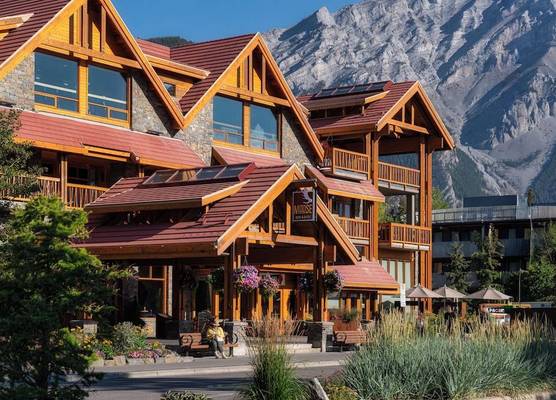 Moose Hotel and Suites 1