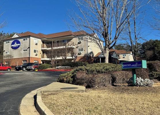 Live In Lodge Lithia Springs 1