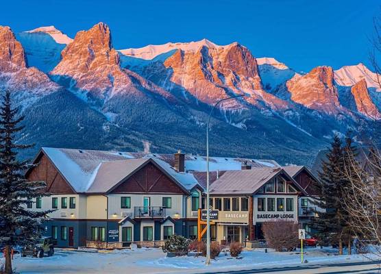 Basecamp Lodge Canmore 1