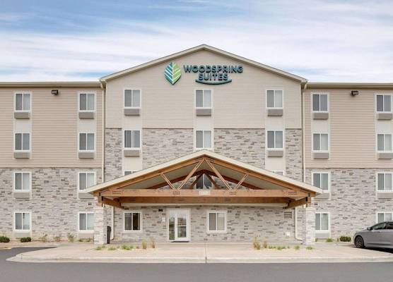 WoodSpring Suites Carol Stream - Chicago 1