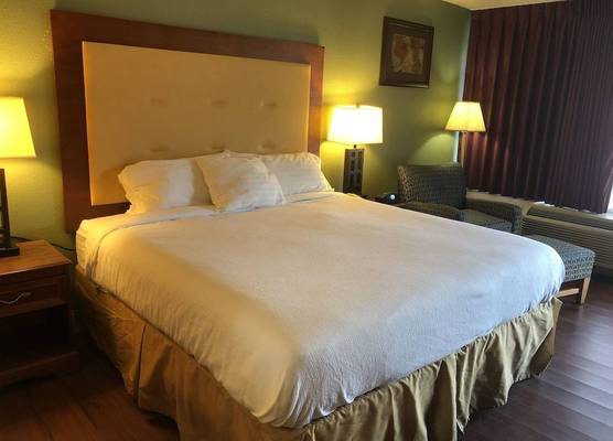 Express Airport Inn 1