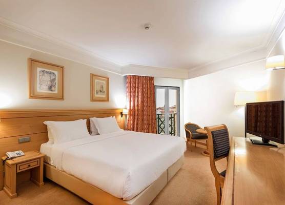 Hotel Real Palacio 1