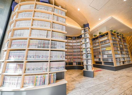 QuintessaHotel TokyoHaneda Comic&Books 1