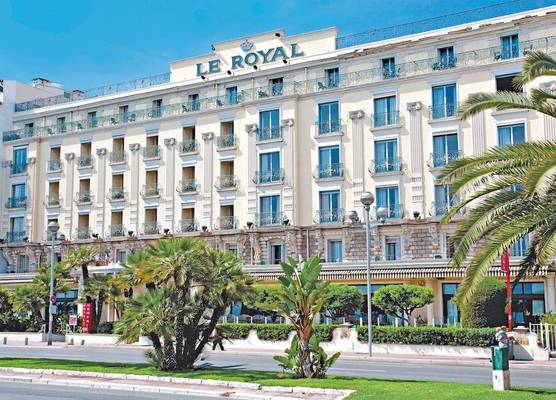 Hôtel Le Royal Promenade des Anglais 1