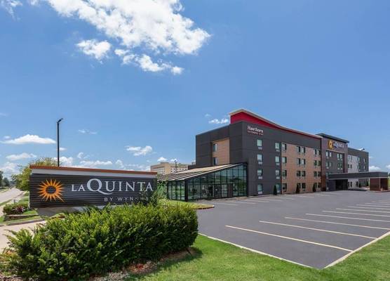 La Quinta by Wyndham Springdale 1