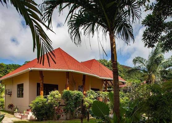 Les Lauriers Eco Hotel 1