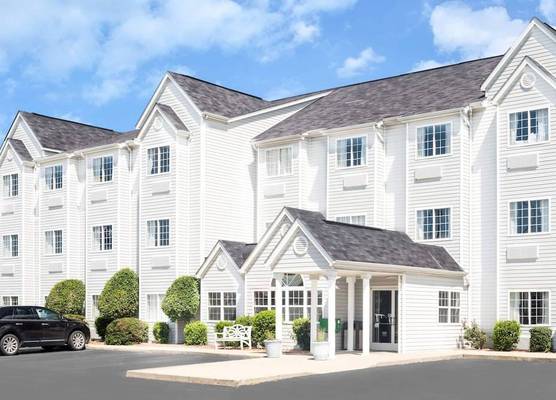 Microtel Inn & Suites by Wyndham London 1