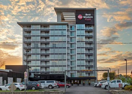Best Western Plus Gatineau-Ottawa Downtown 1