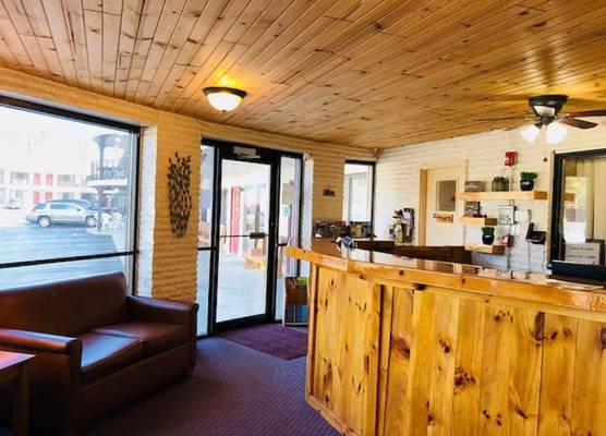 Amber's Inn and Suites 1