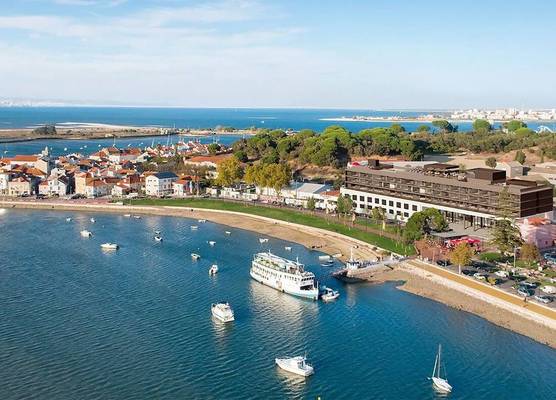 Upon Harbor - Seixal Bay Hotel 1
