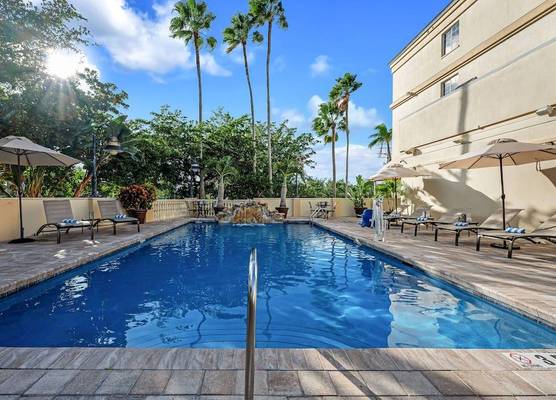 Bayfront Inn 5th Avenue 1