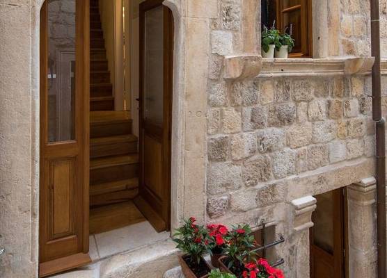 Live Laugh Love Dubrovnik Luxury Rooms 1
