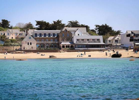 Logis Hôtel Saint Guirec Et De La Plage 1