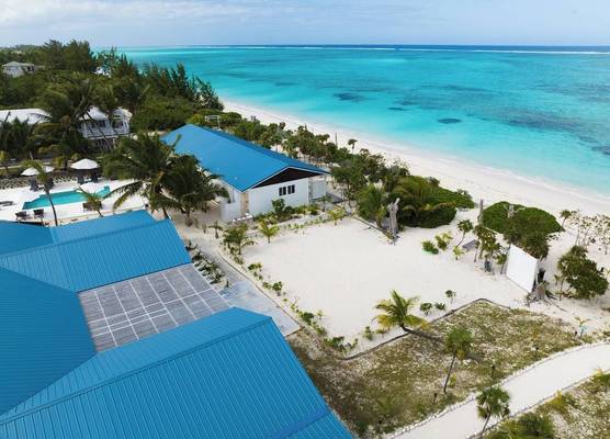 Pelican Beach Hotel 1