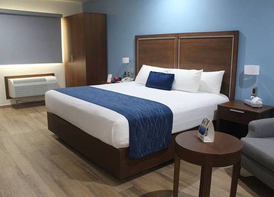 Comfort Inn Monterrey Norte 1